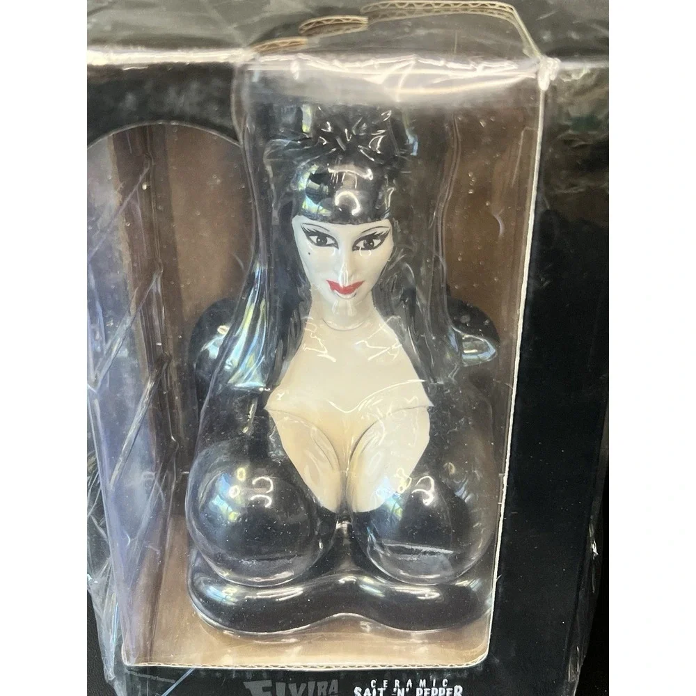Official Elvira Mistress of the Dark Salt n Pepper Shakers ~ Sealed